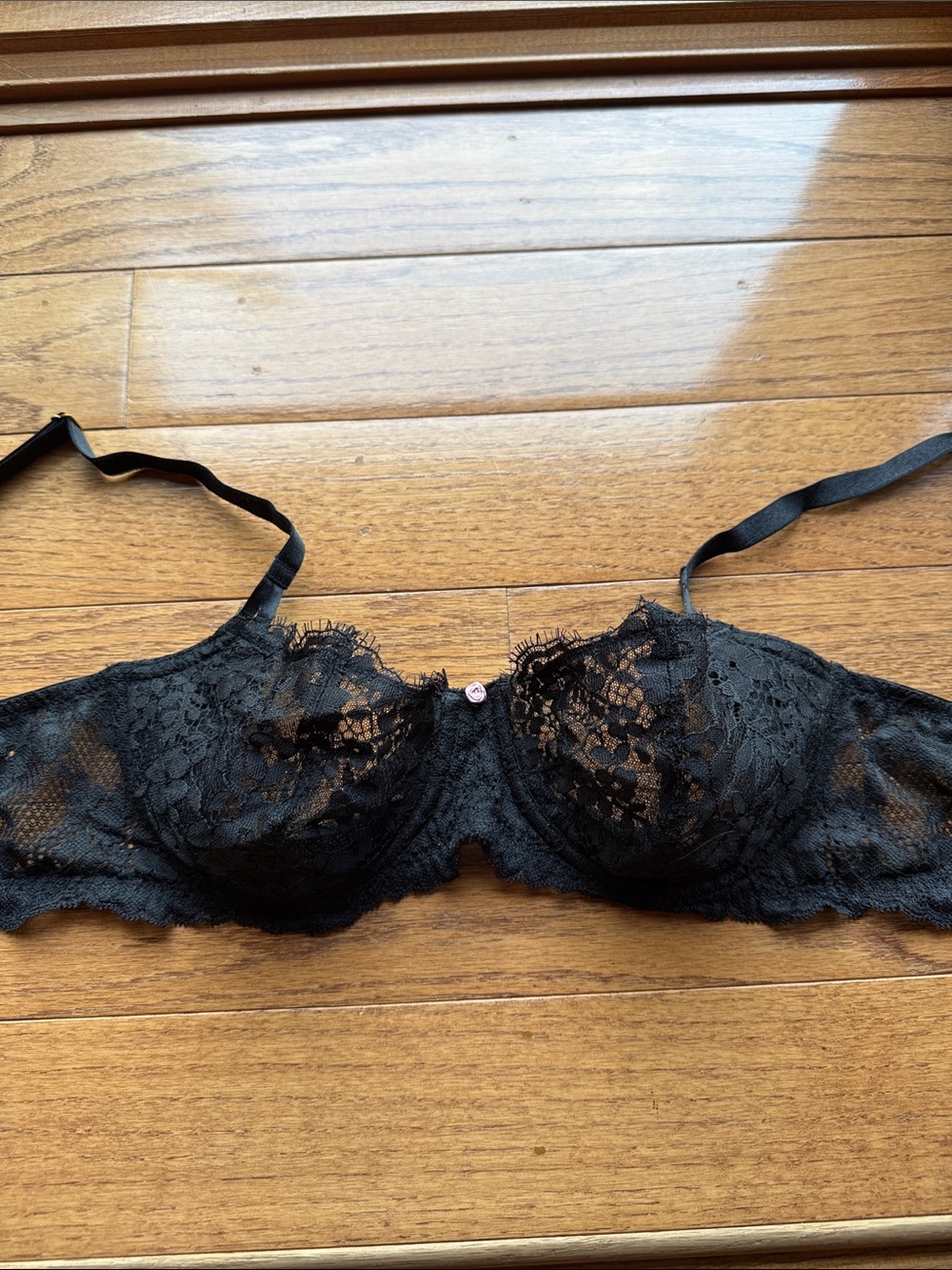 VS Black Lace Underwire Bra 34D